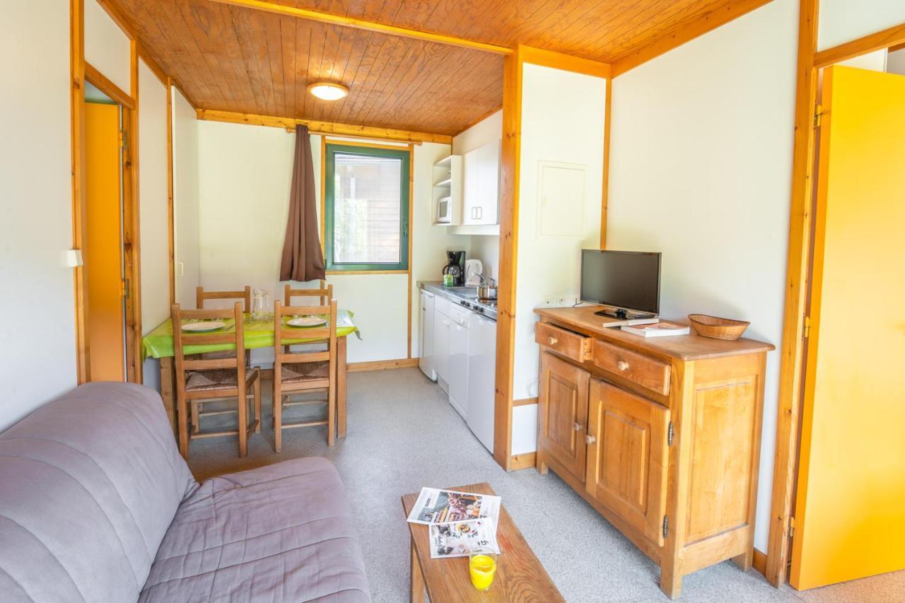 Les Chalets De Booz Saint-Germain-du-Teil Eksteriør billede