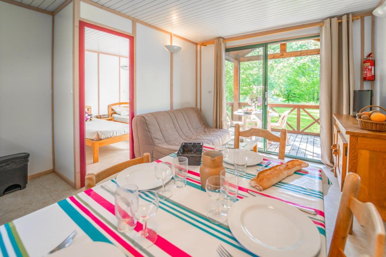 Les Chalets De Booz Saint-Germain-du-Teil Eksteriør billede