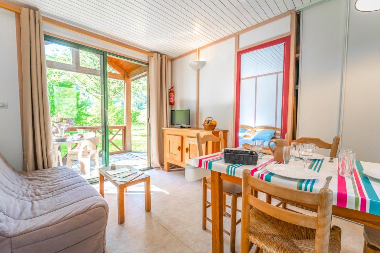 Les Chalets De Booz Saint-Germain-du-Teil Eksteriør billede