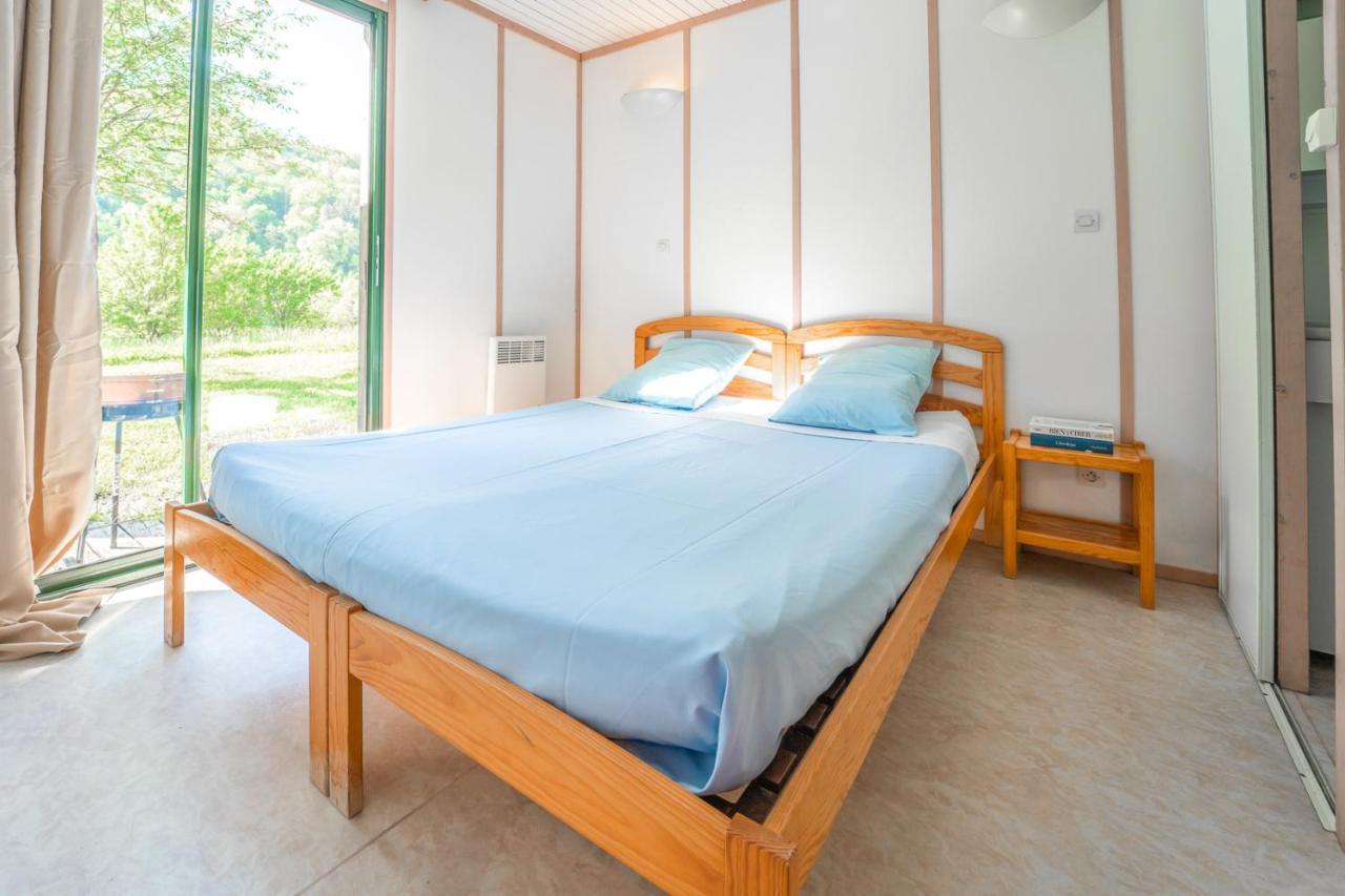 Les Chalets De Booz Saint-Germain-du-Teil Eksteriør billede